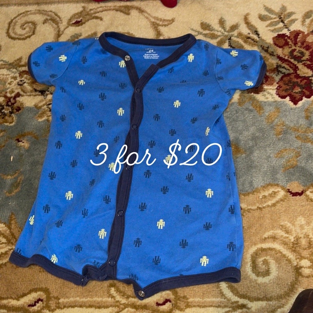 Carter’s robot / blue shortie onesie JohnJohn 24M 3itemsfor$20